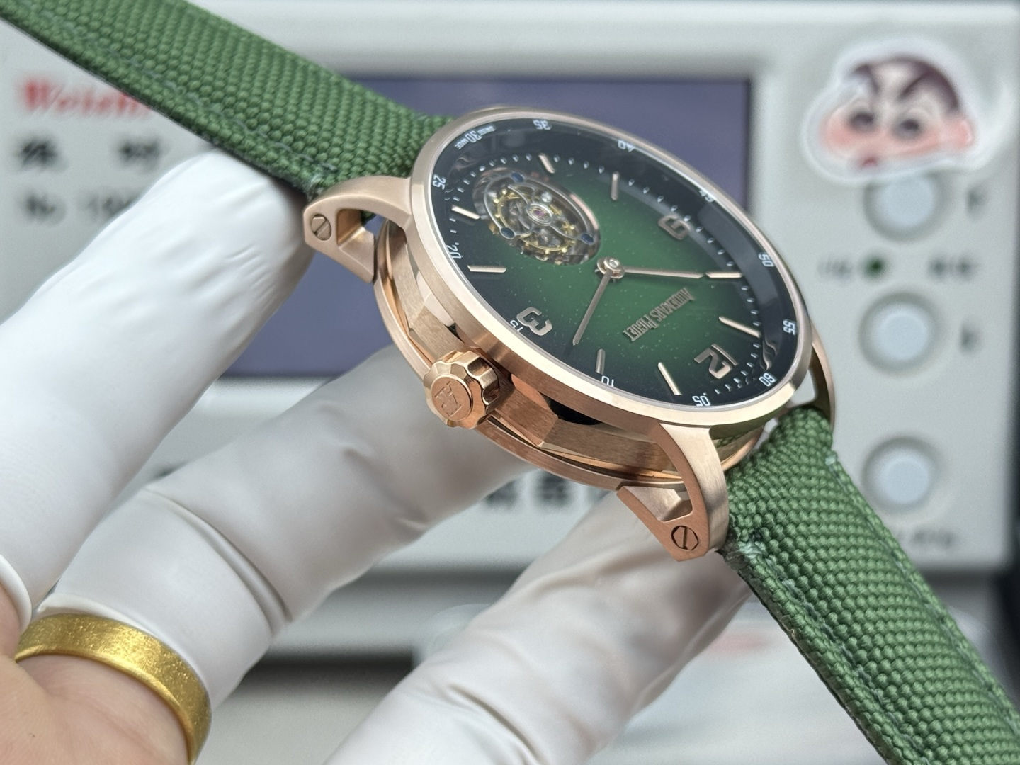 High Quality Replica Detail Shot