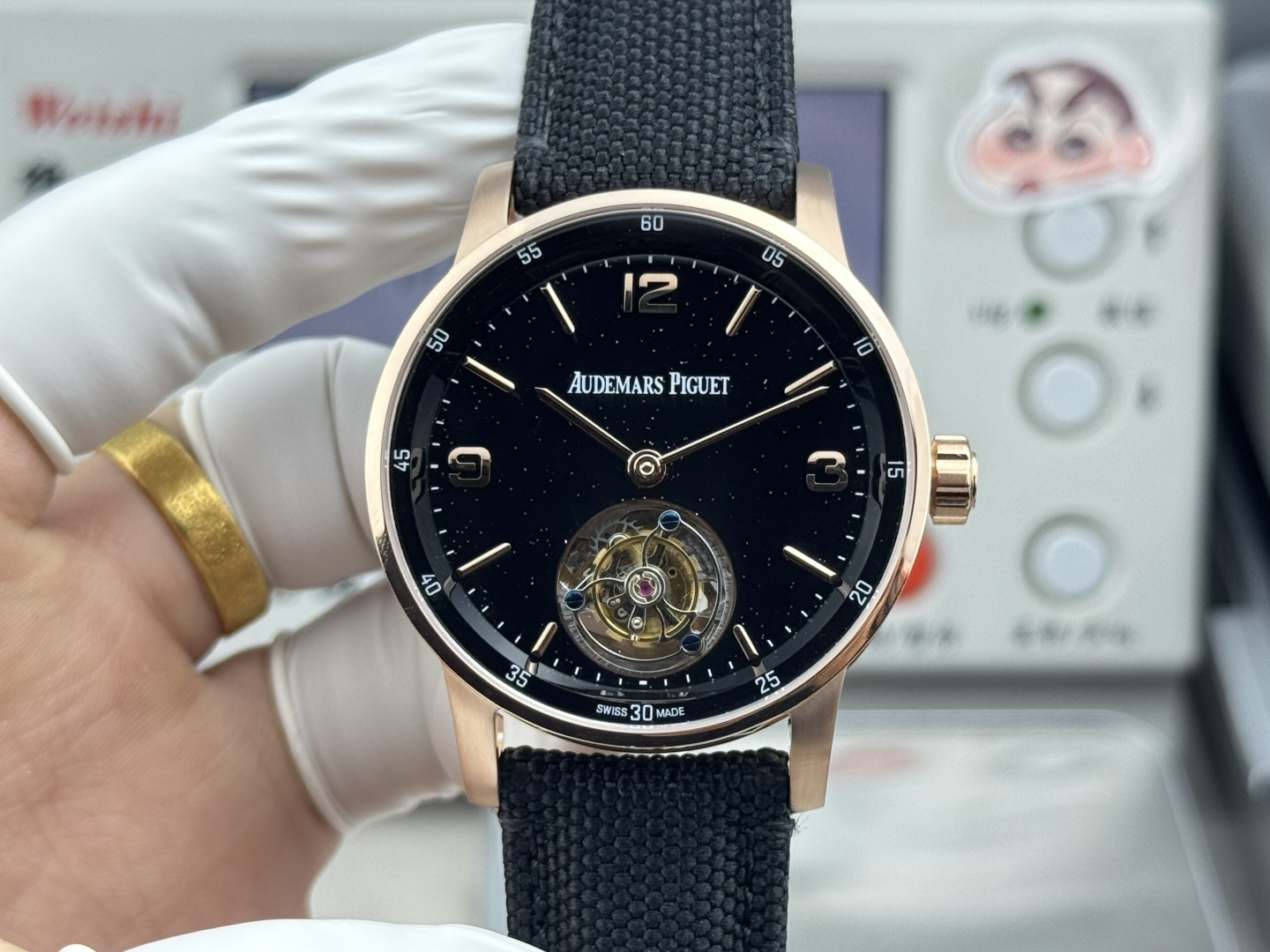 High Quality Replica Detail Shot