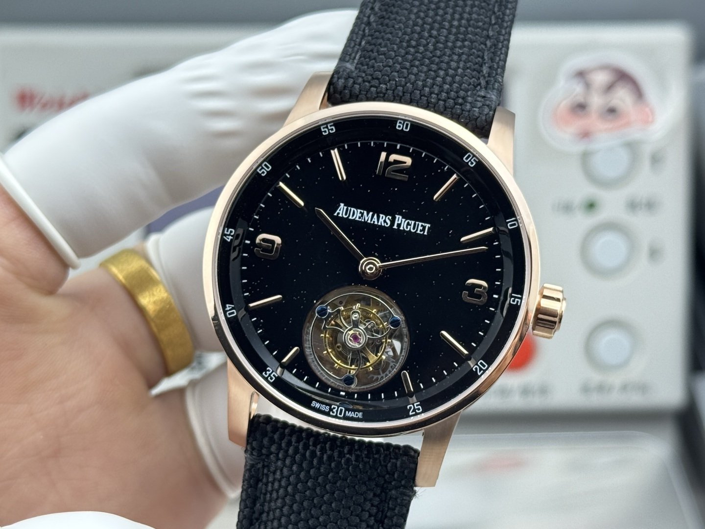 High Quality Replica Detail Shot