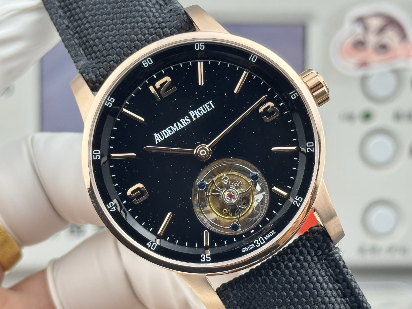 High Quality Replica Detail Shot