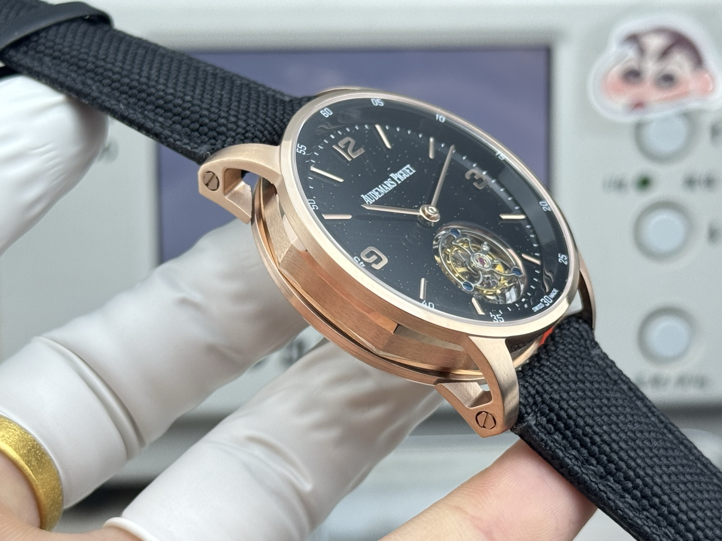 High Quality Replica Detail Shot