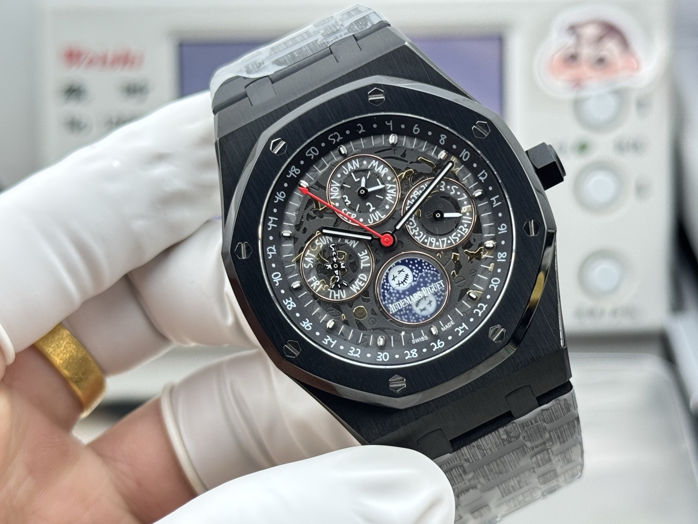 High Quality Replica Detail Shot