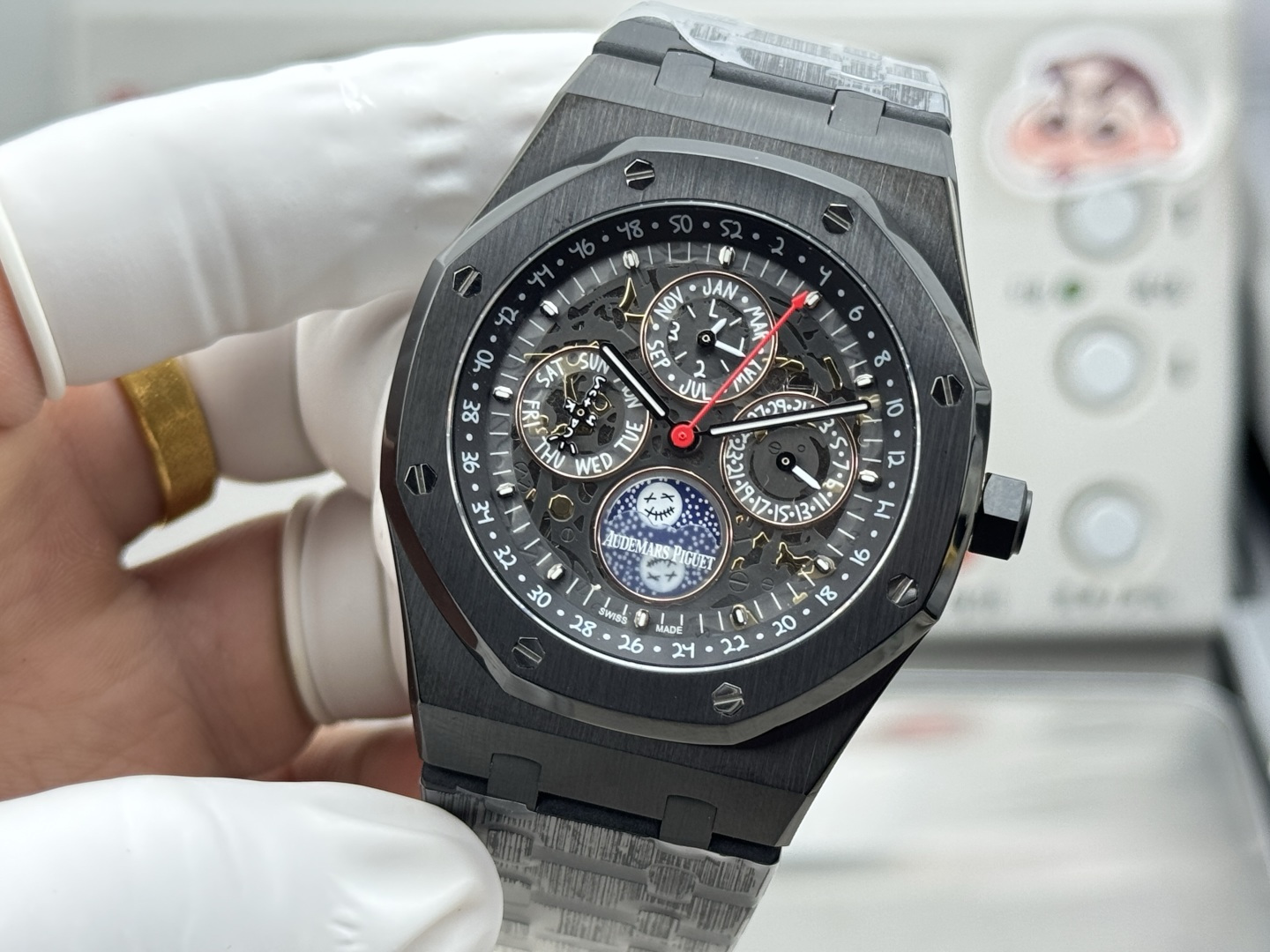 High Quality Replica Detail Shot