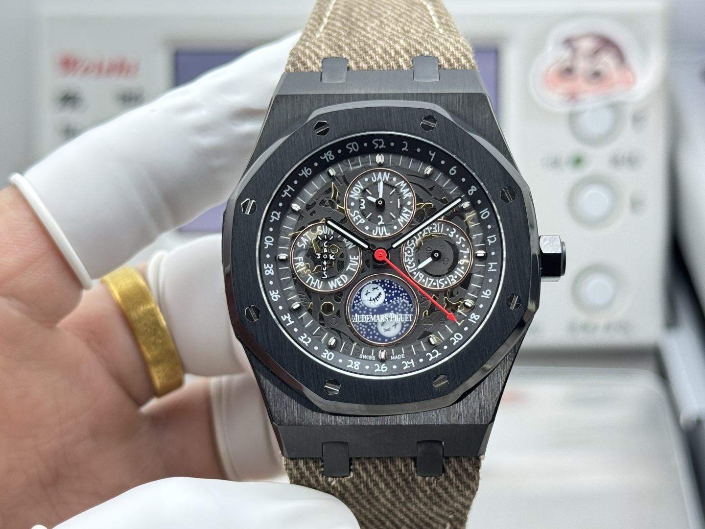 High Quality Replica Detail Shot