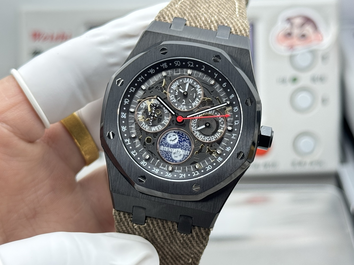 High Quality Replica Detail Shot