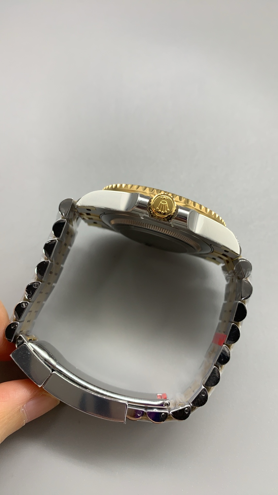 High Quality Replica Detail Shot