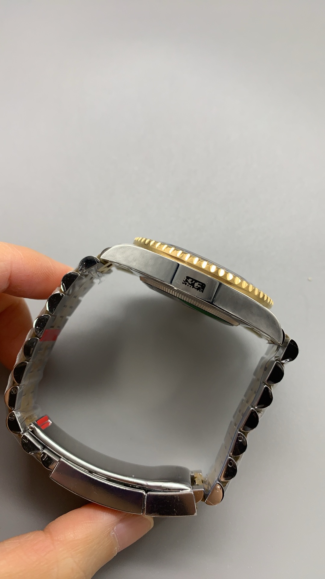 High Quality Replica Detail Shot