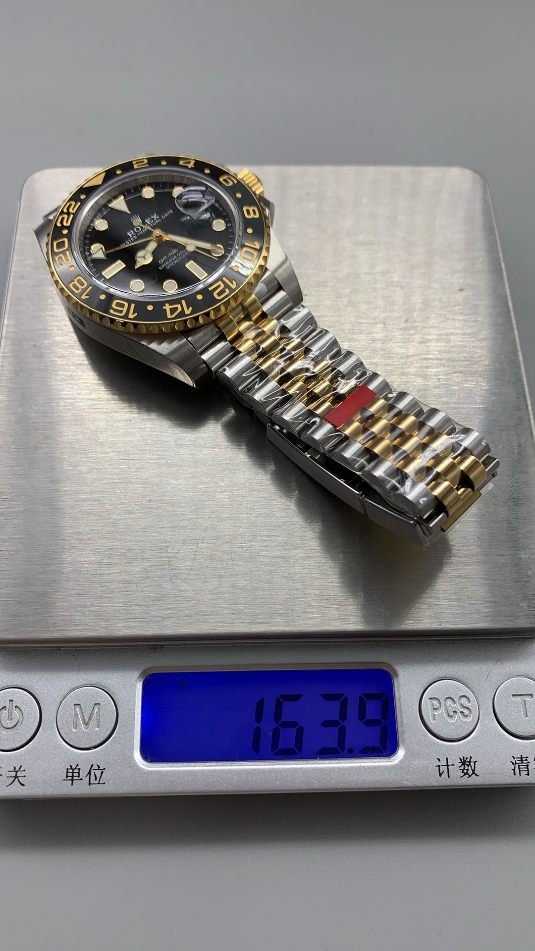 High Quality Replica Detail Shot