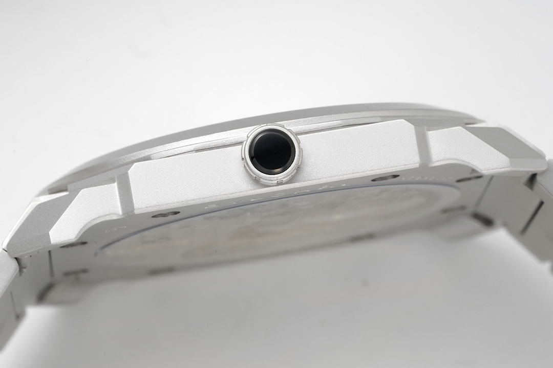 High Quality Replica Detail Shot