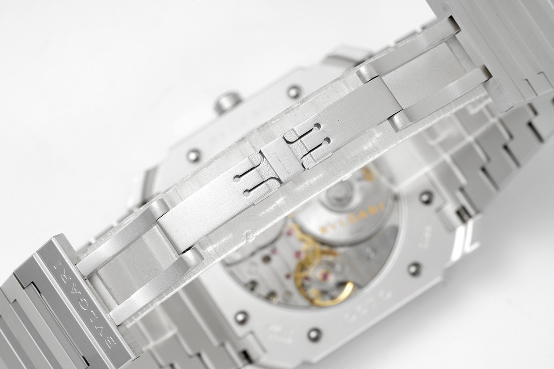 High Quality Replica Detail Shot