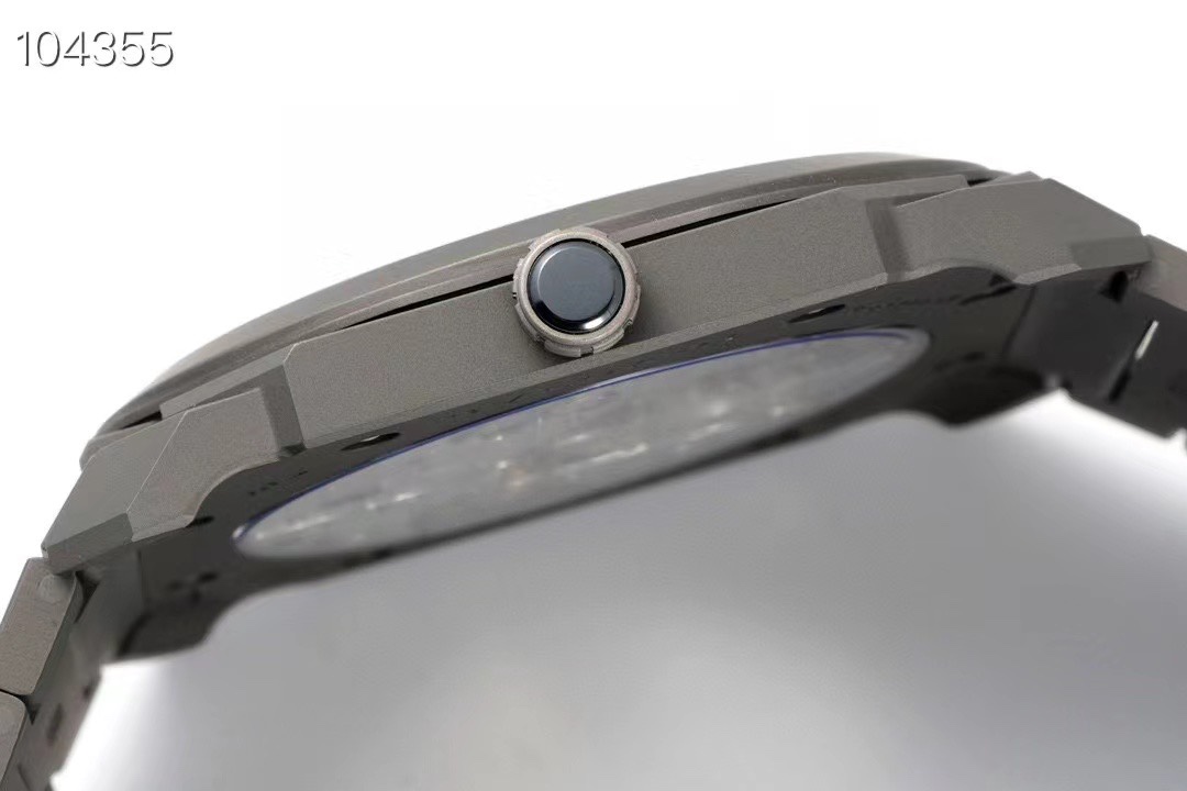 High Quality Replica Detail Shot