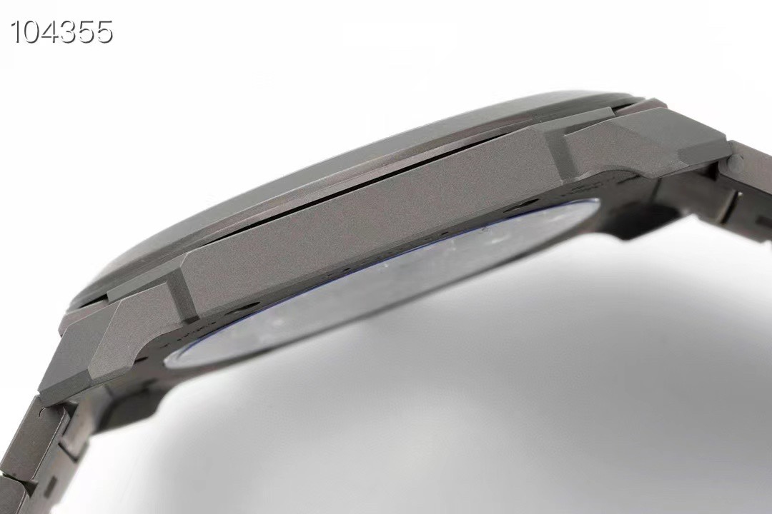 High Quality Replica Detail Shot