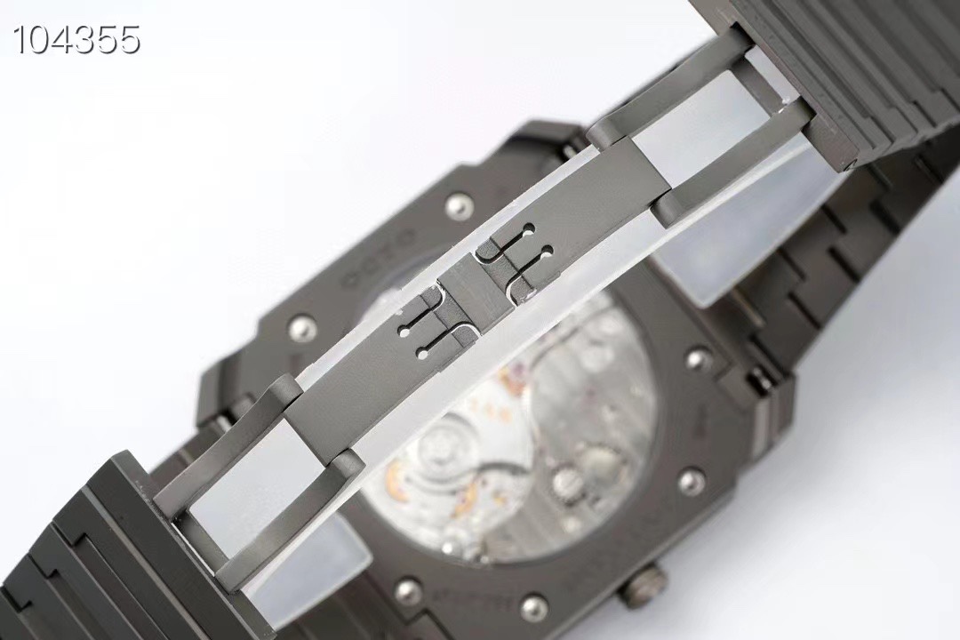 High Quality Replica Detail Shot