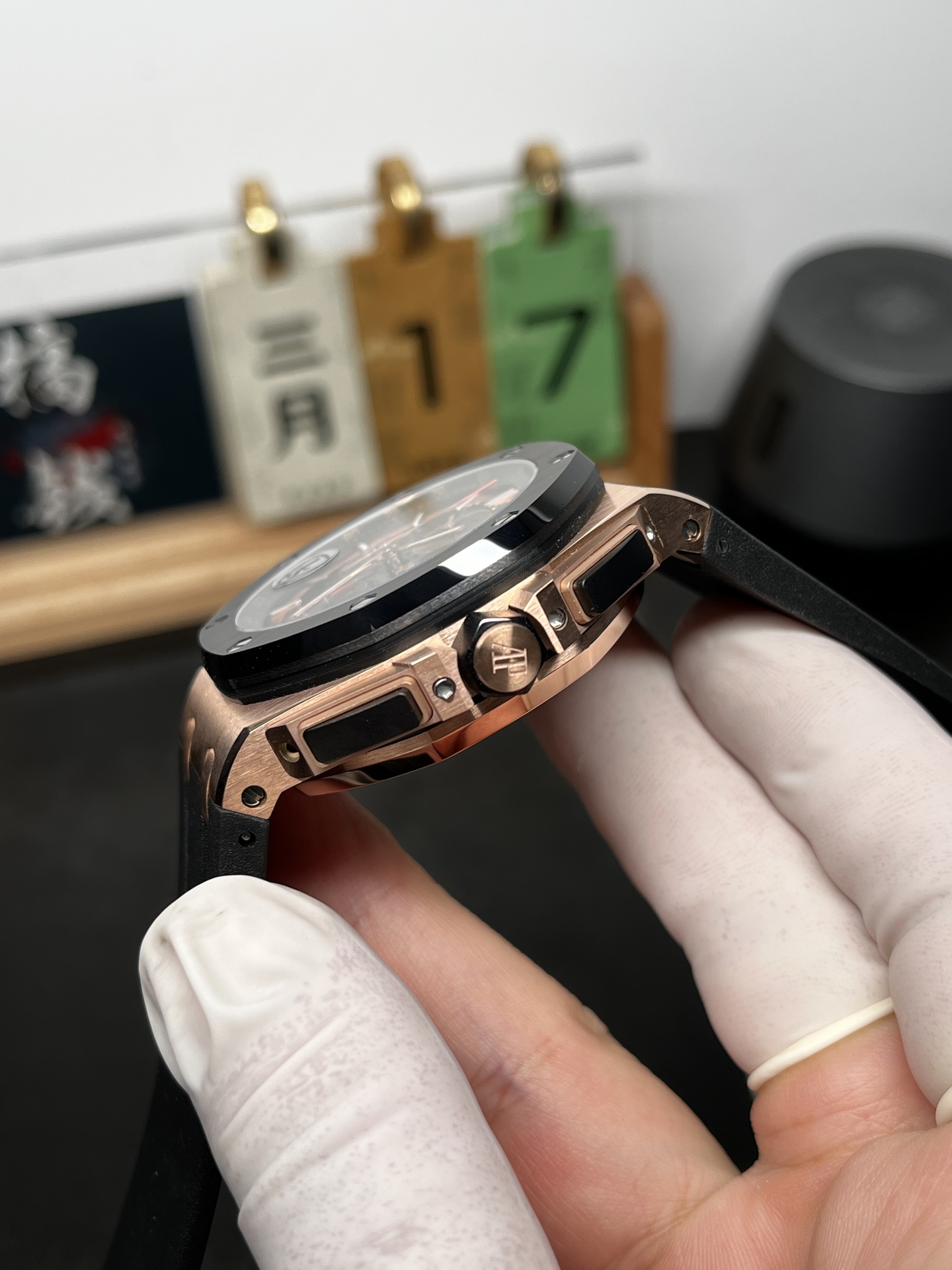 High Quality Replica Detail Shot