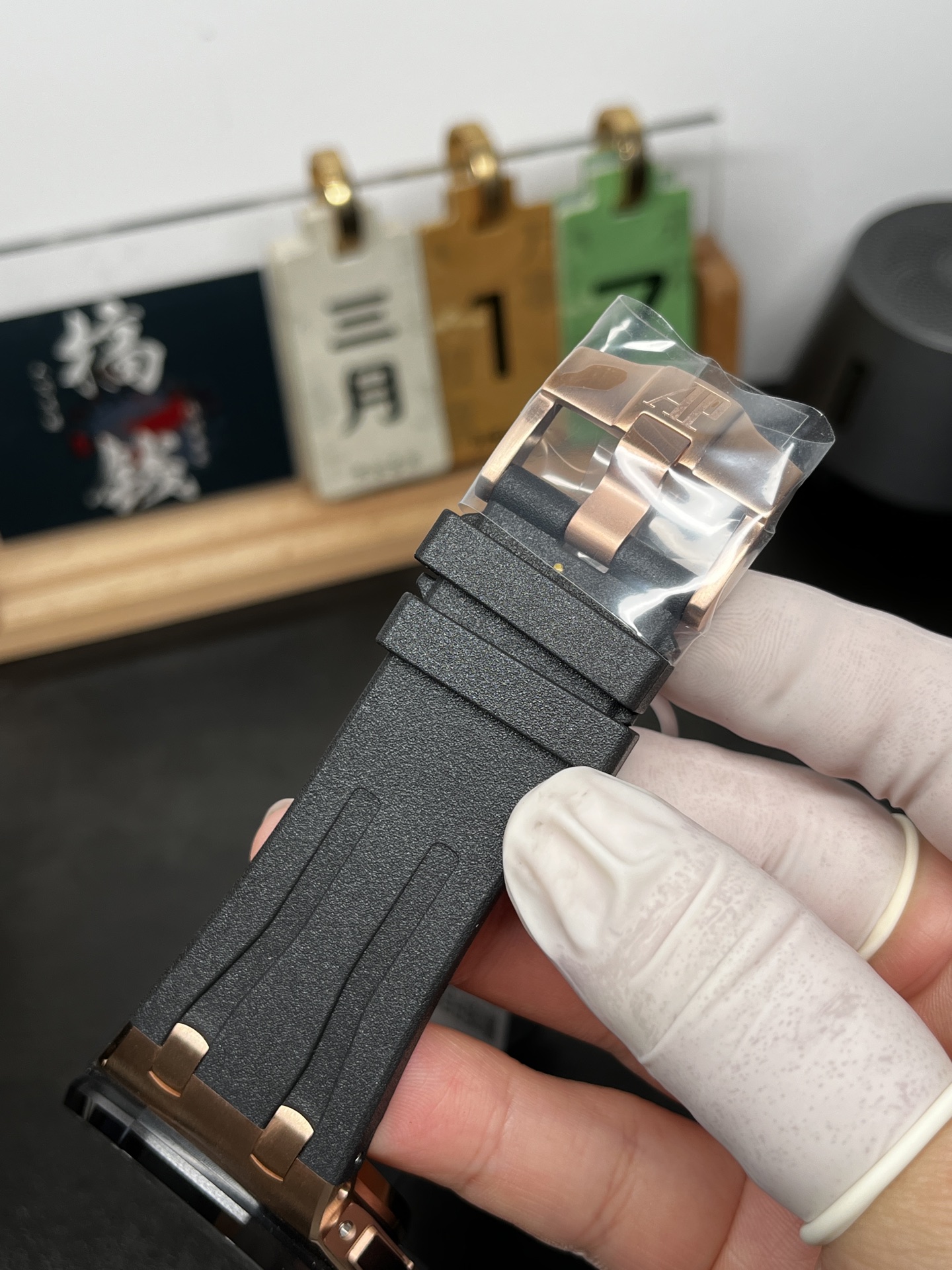 High Quality Replica Detail Shot