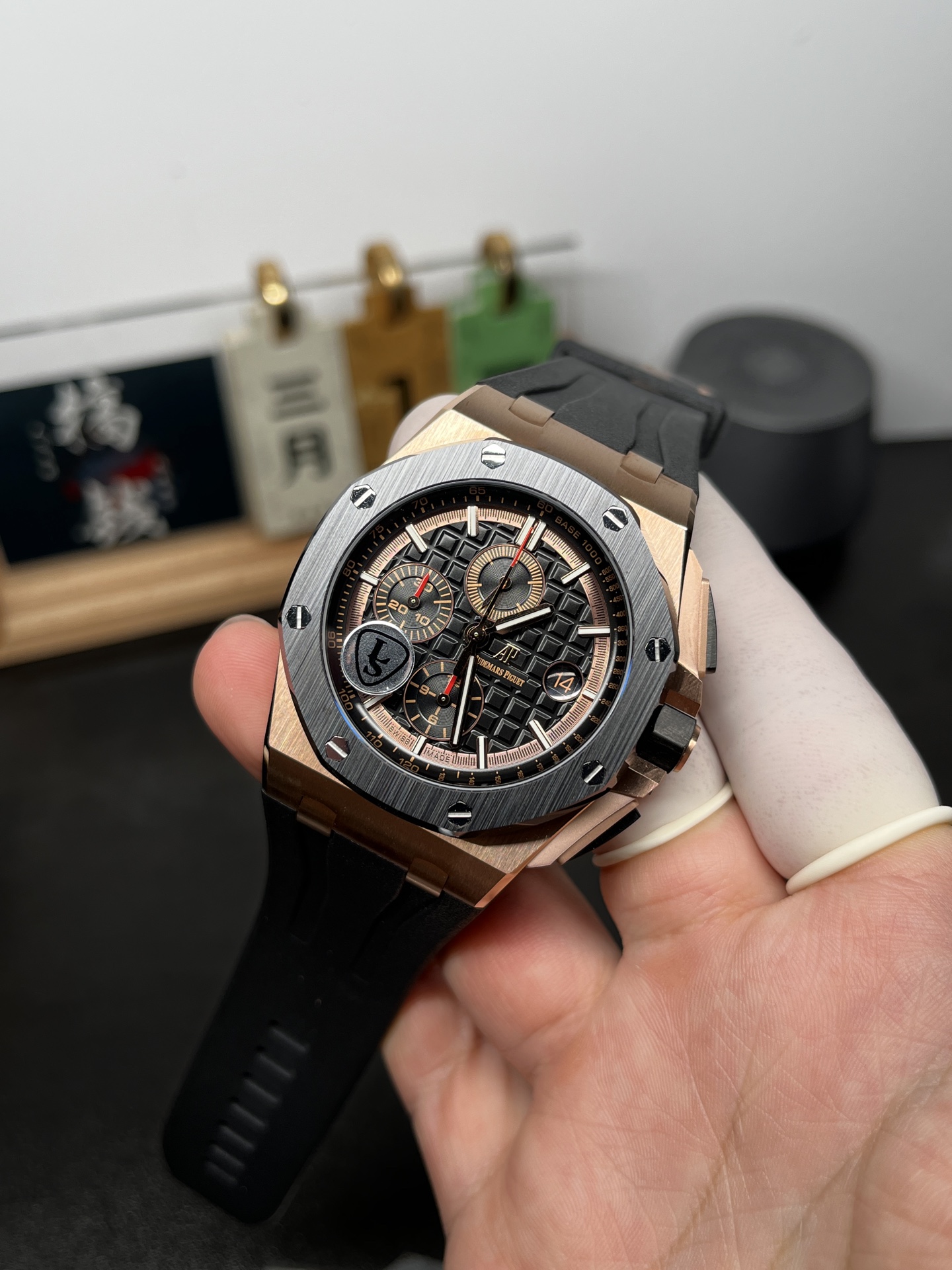 High Quality Replica Detail Shot