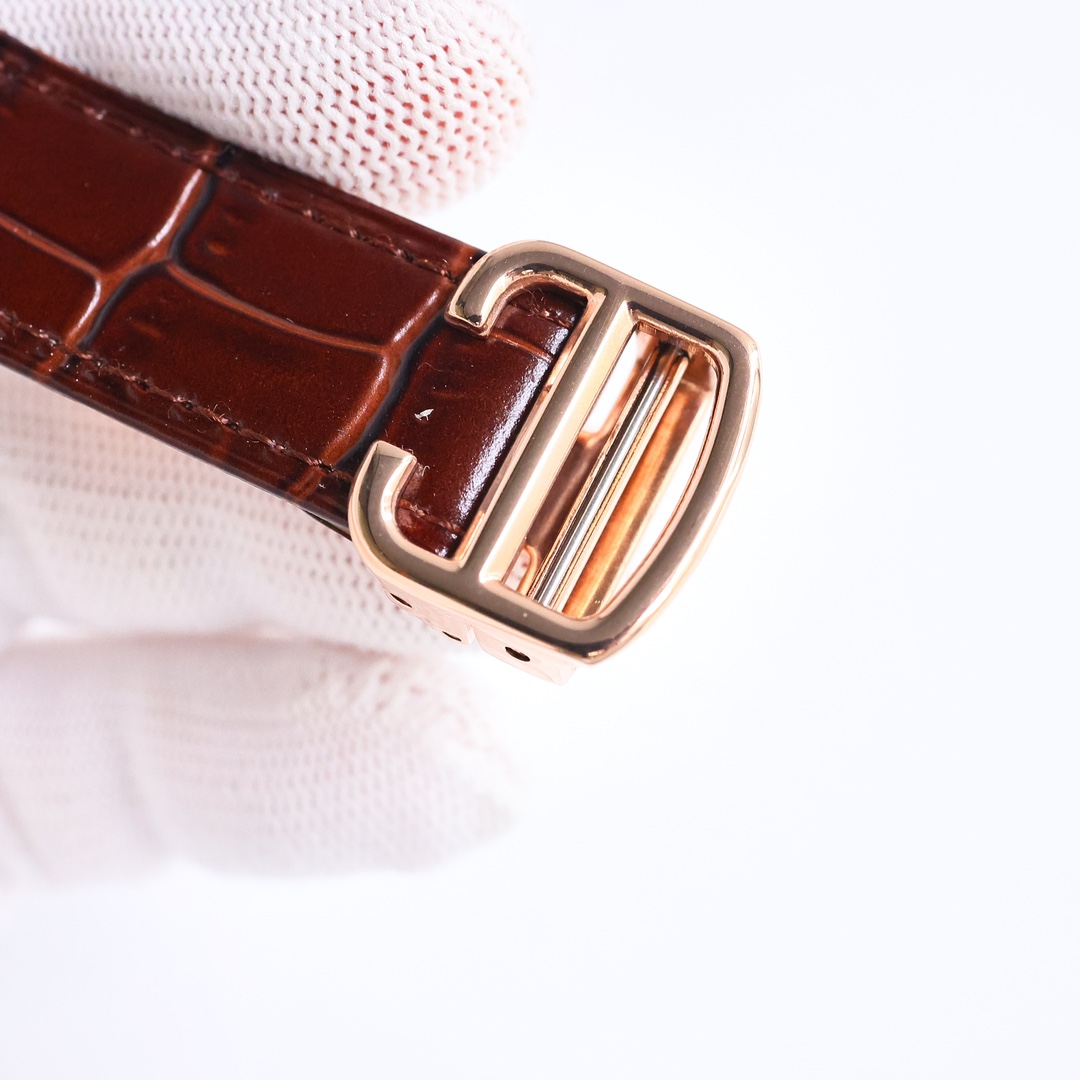 High Quality Replica Detail Shot