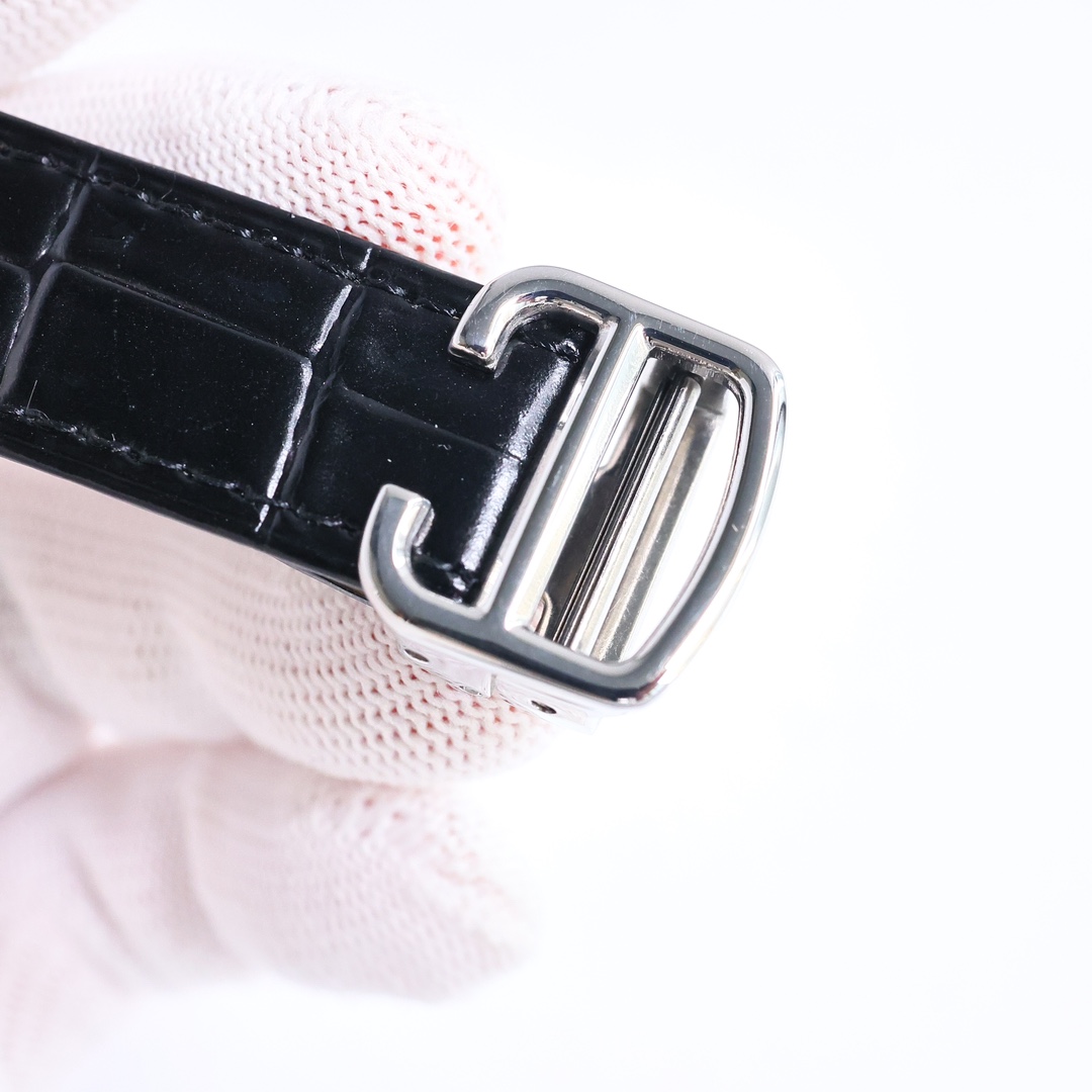 High Quality Replica Detail Shot