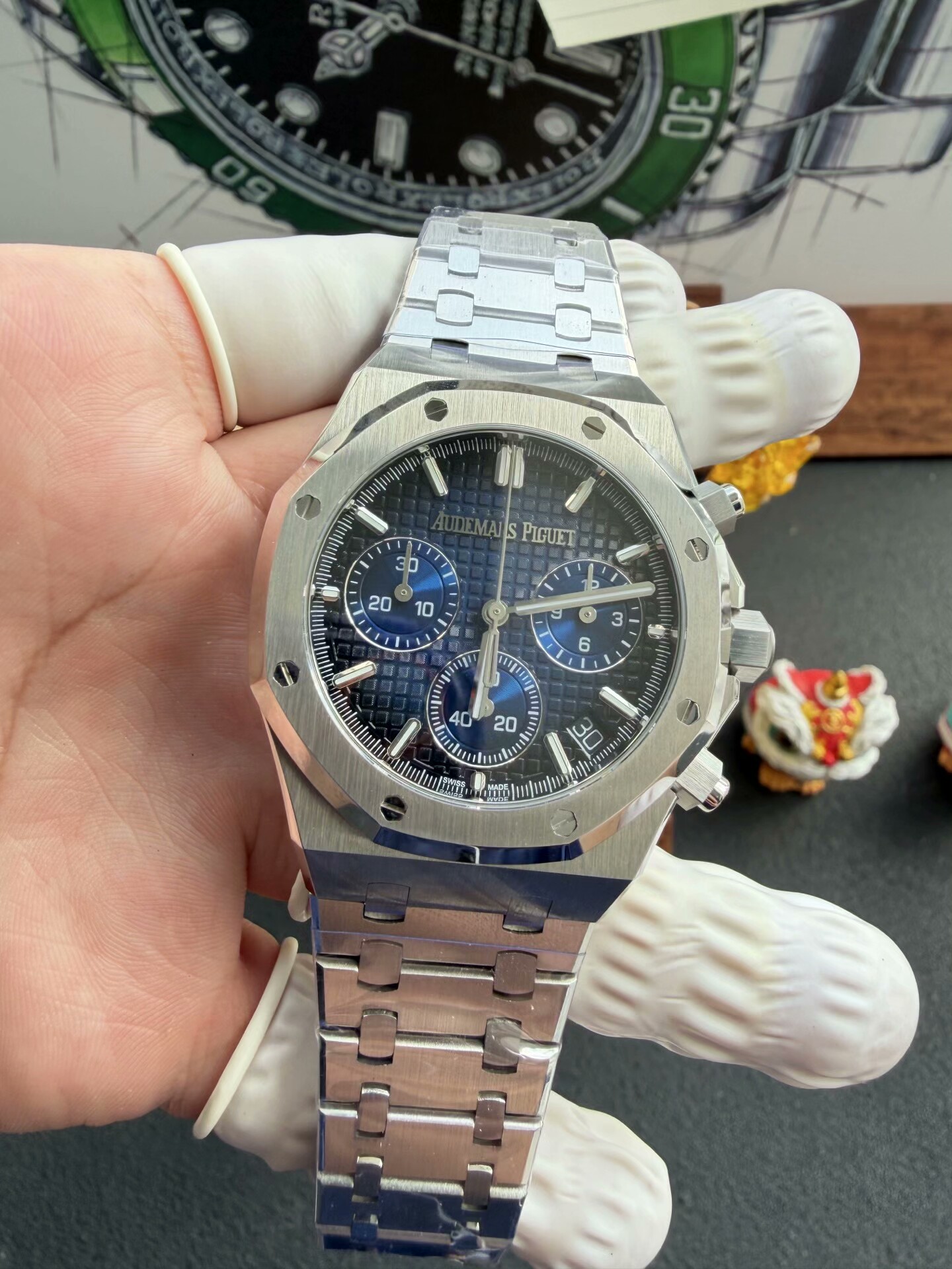 High Quality Replica Detail Shot