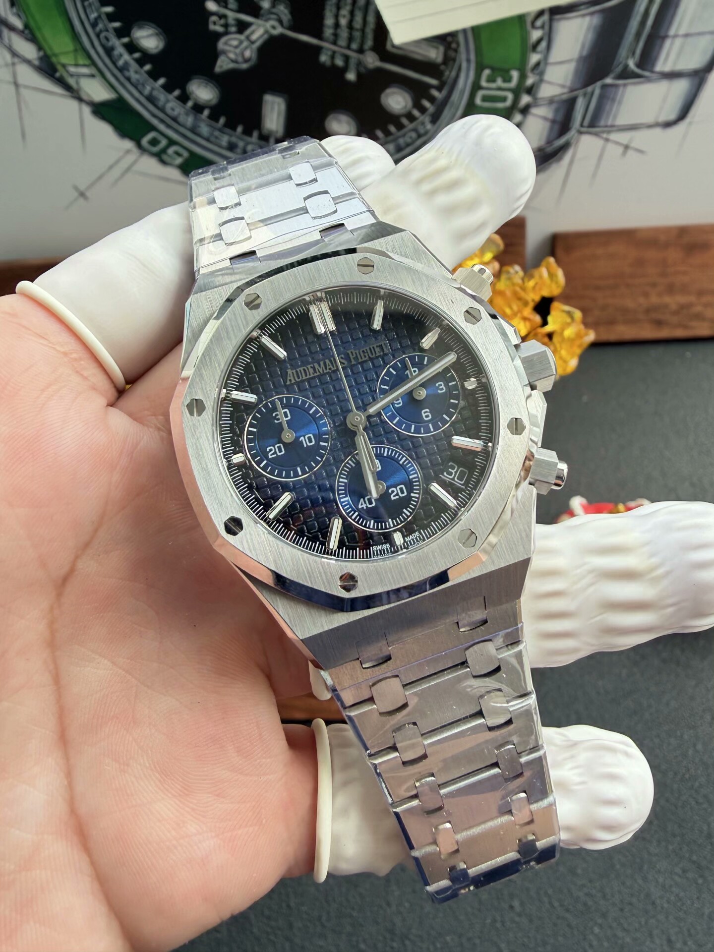 High Quality Replica Detail Shot