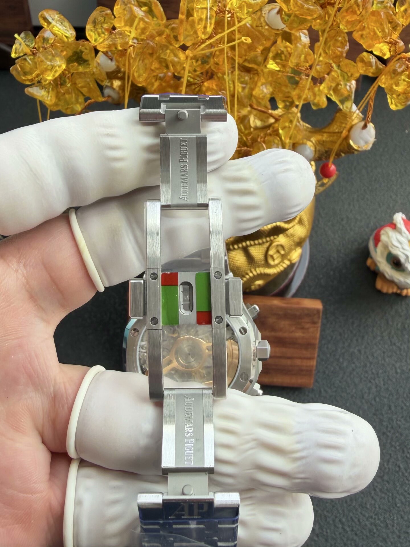 High Quality Replica Detail Shot