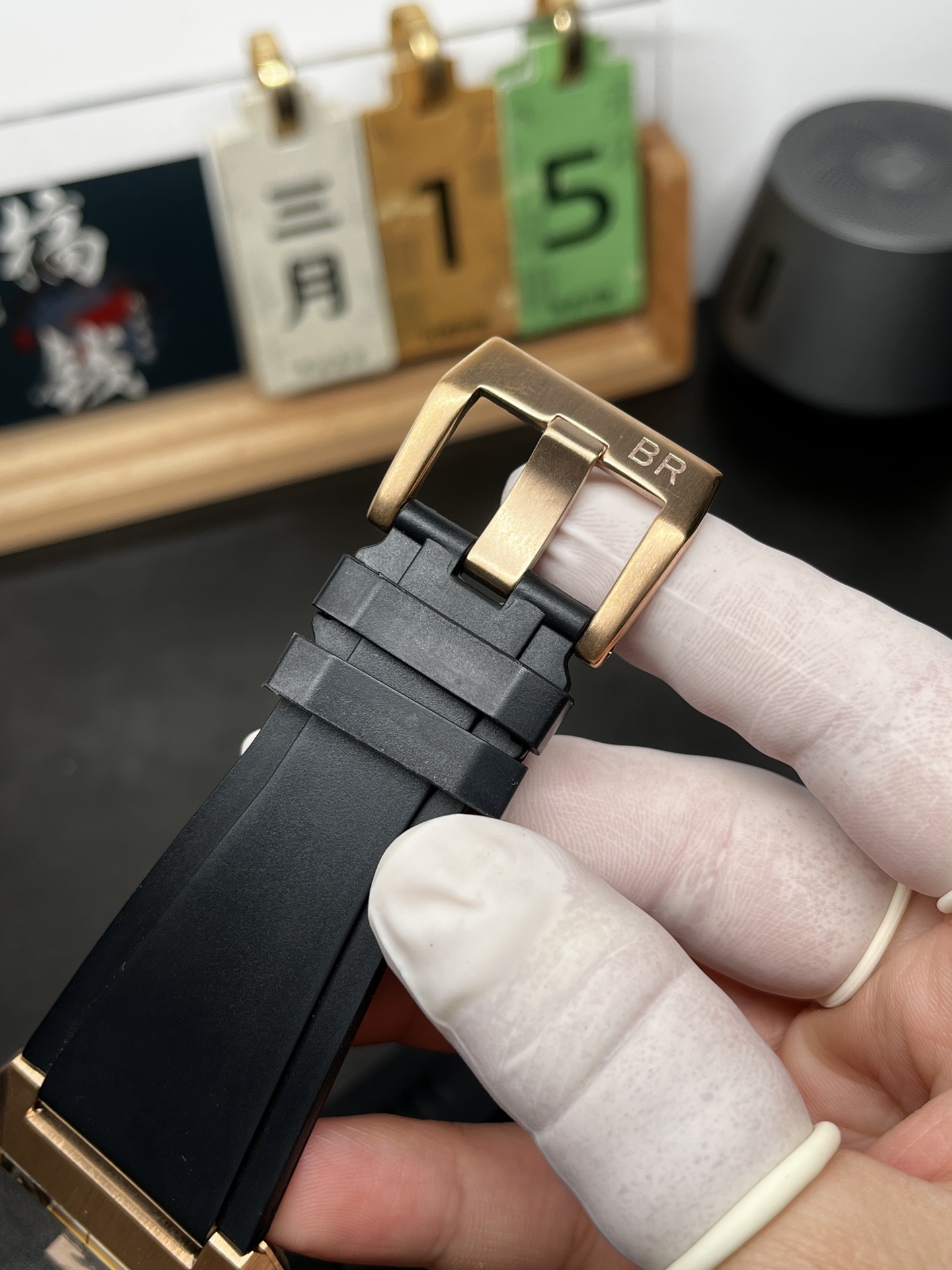 High Quality Replica Detail Shot