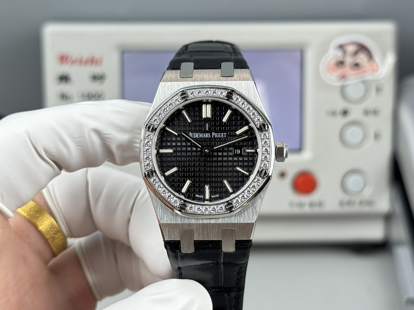 High Quality Replica Detail Shot