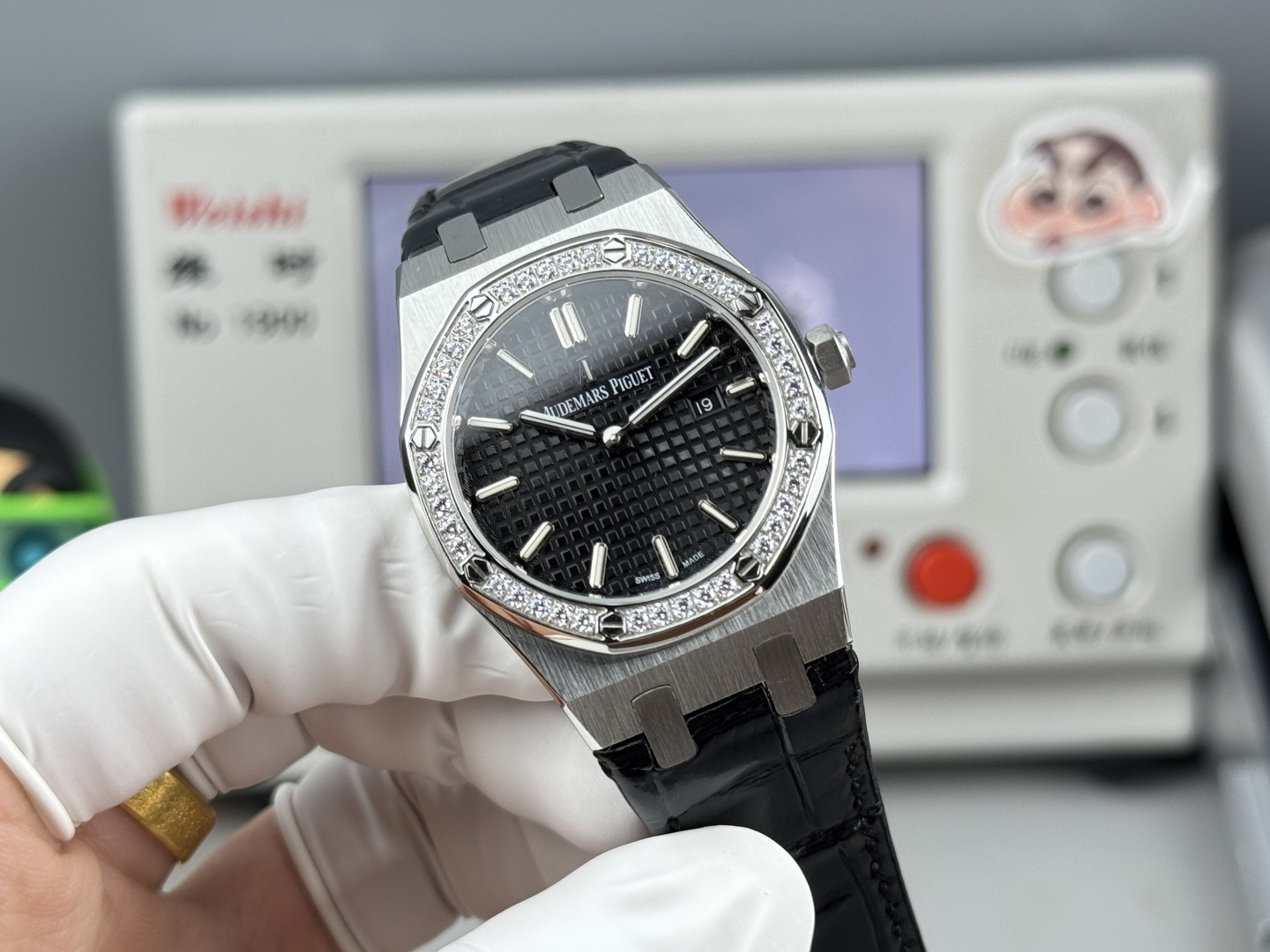 High Quality Replica Detail Shot