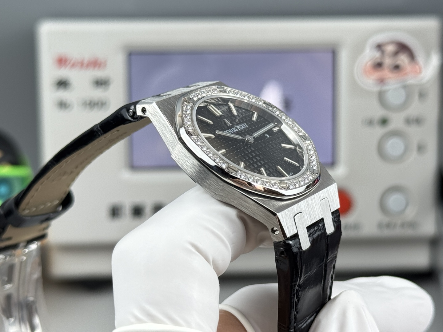 High Quality Replica Detail Shot