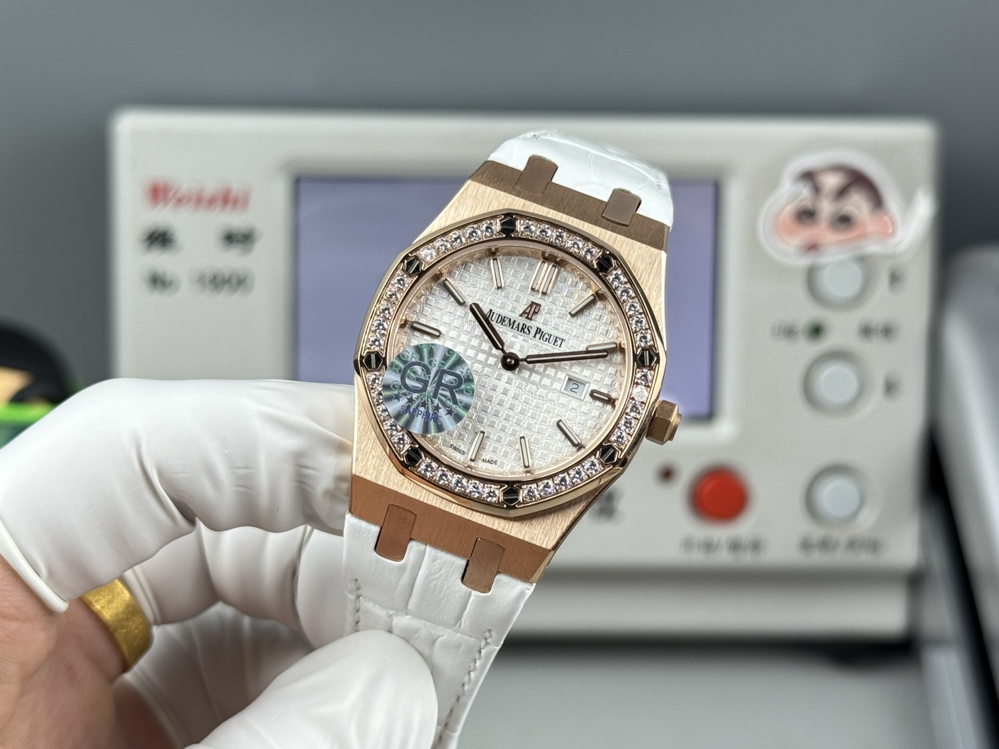 High Quality Replica Detail Shot