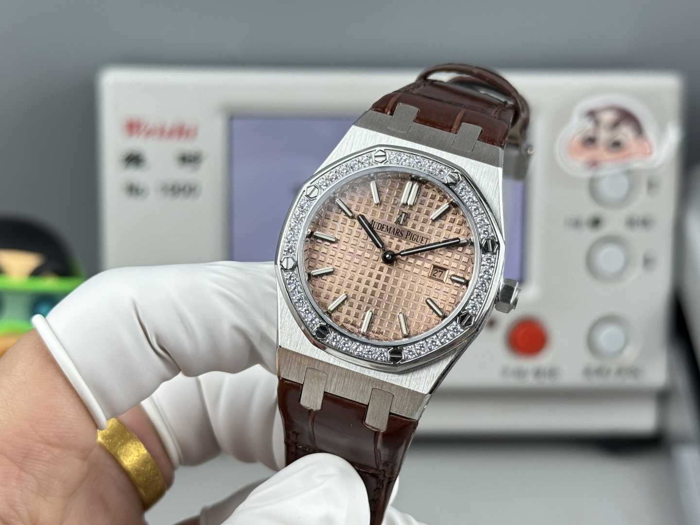 High Quality Replica Detail Shot