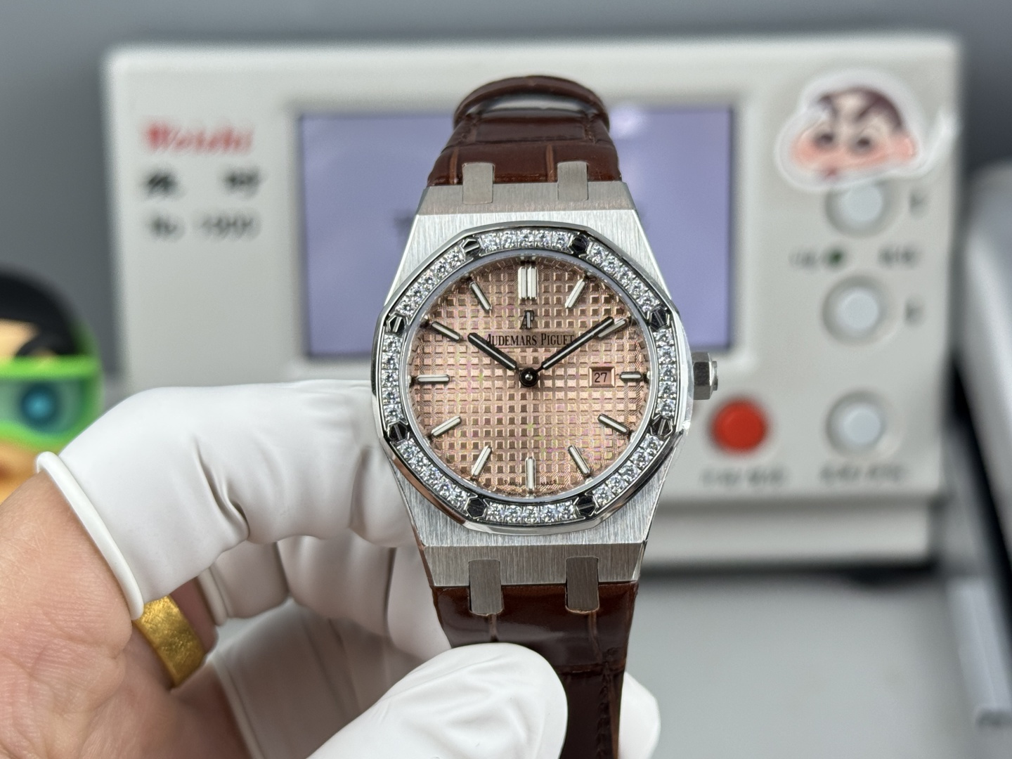 High Quality Replica Detail Shot