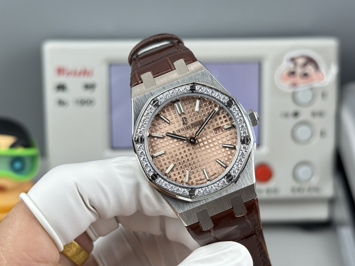 High Quality Replica Detail Shot