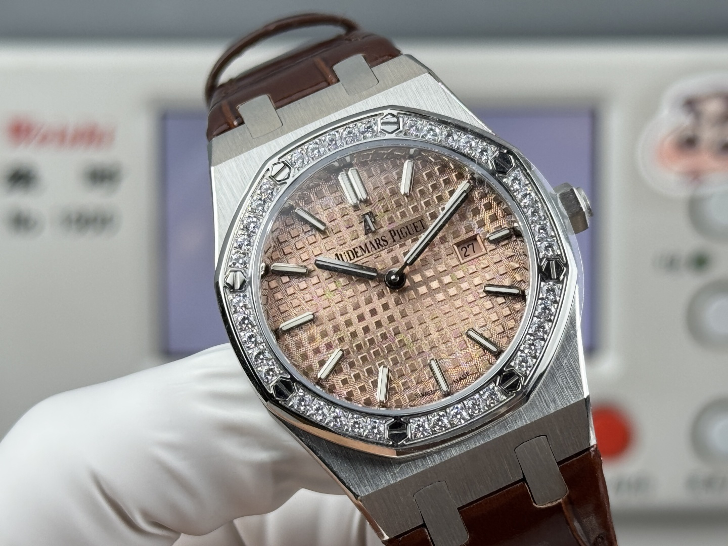 High Quality Replica Detail Shot