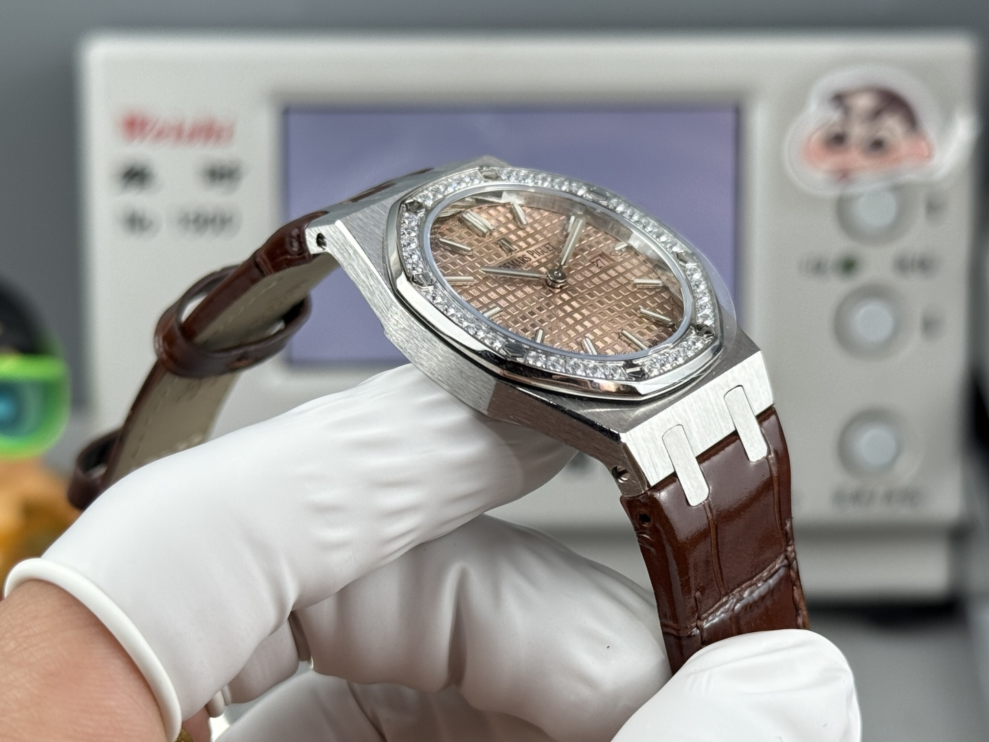 High Quality Replica Detail Shot