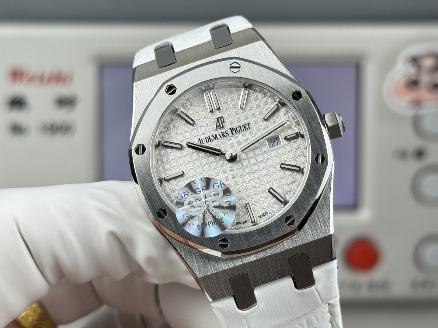 High Quality Replica Detail Shot