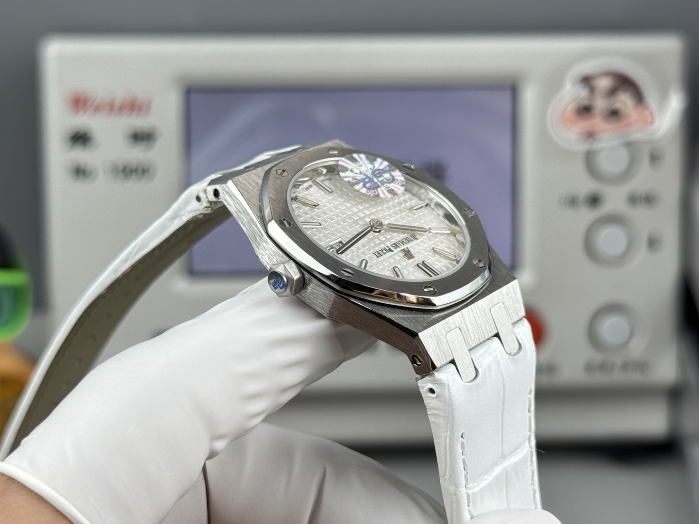 High Quality Replica Detail Shot