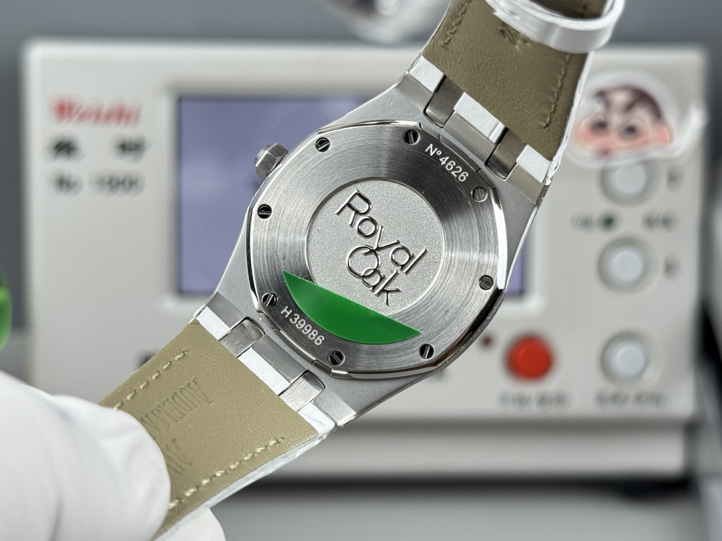 High Quality Replica Detail Shot