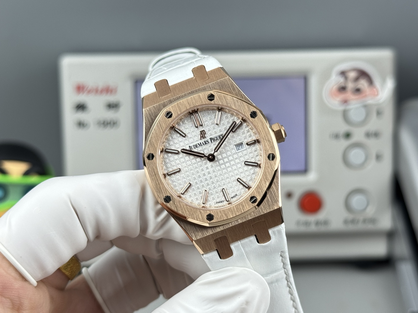 High Quality Replica Detail Shot