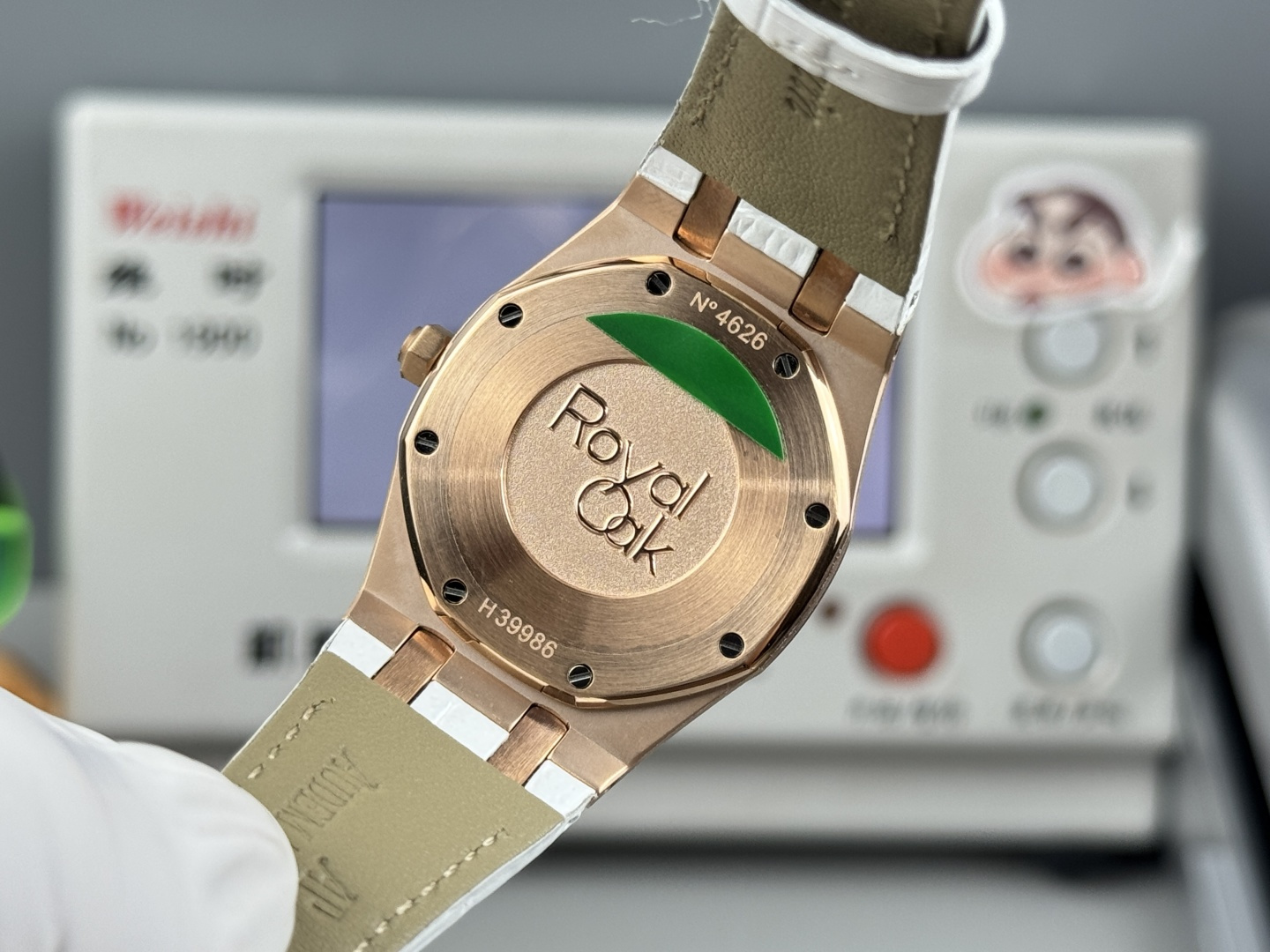 High Quality Replica Detail Shot