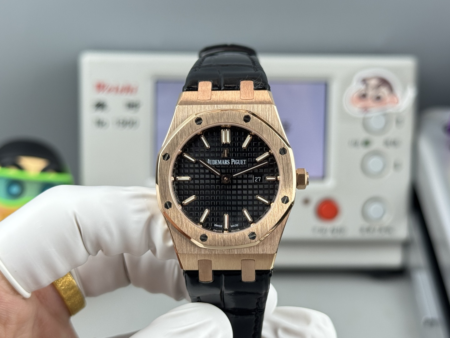 High Quality Replica Detail Shot