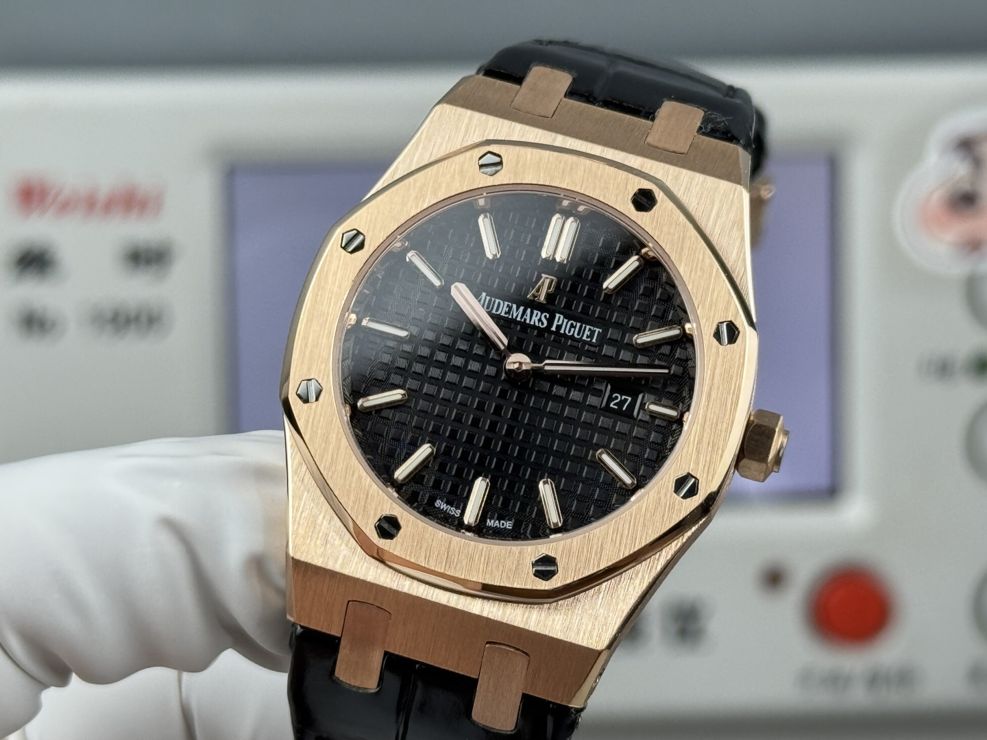 High Quality Replica Detail Shot