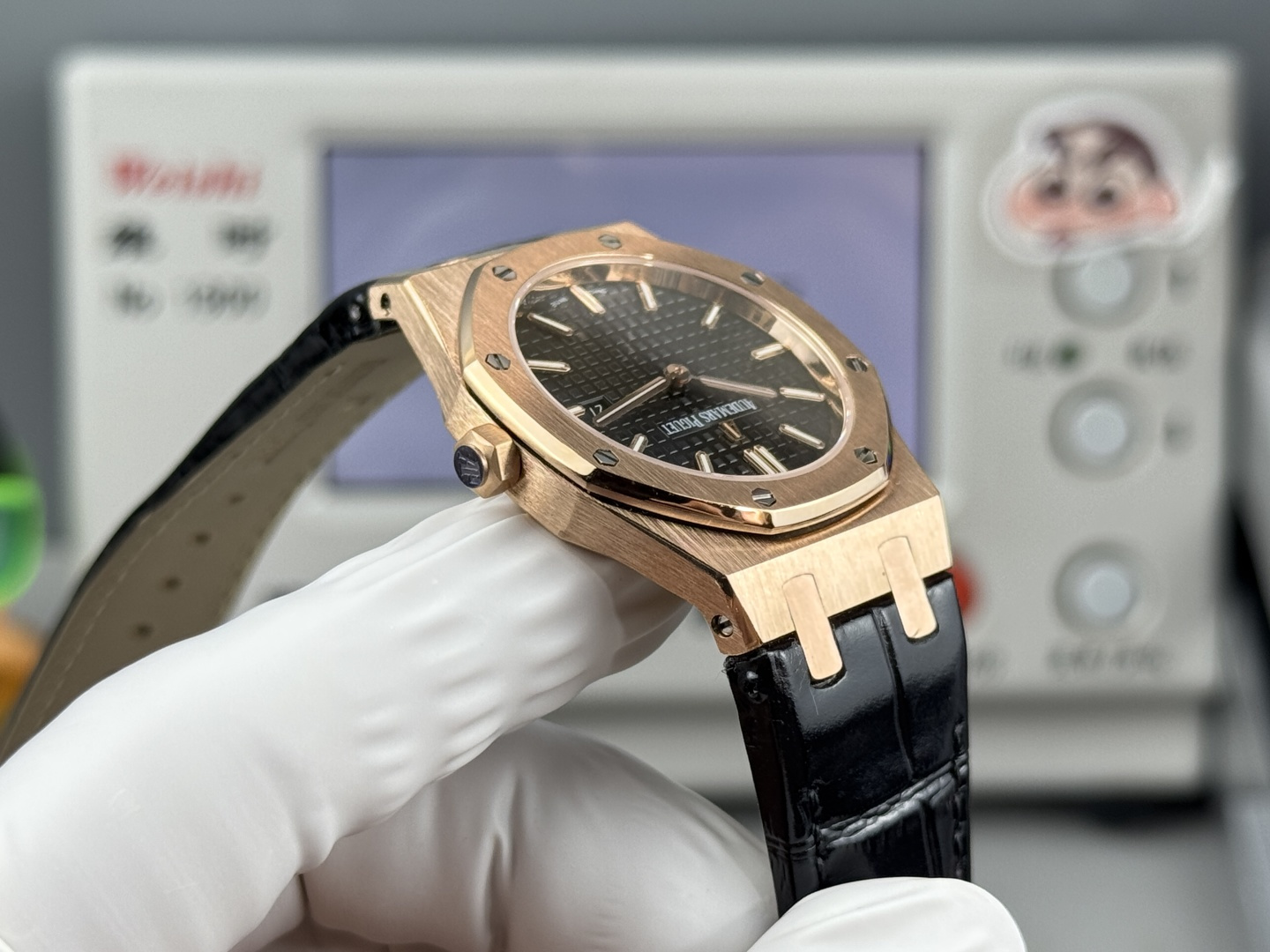 High Quality Replica Detail Shot