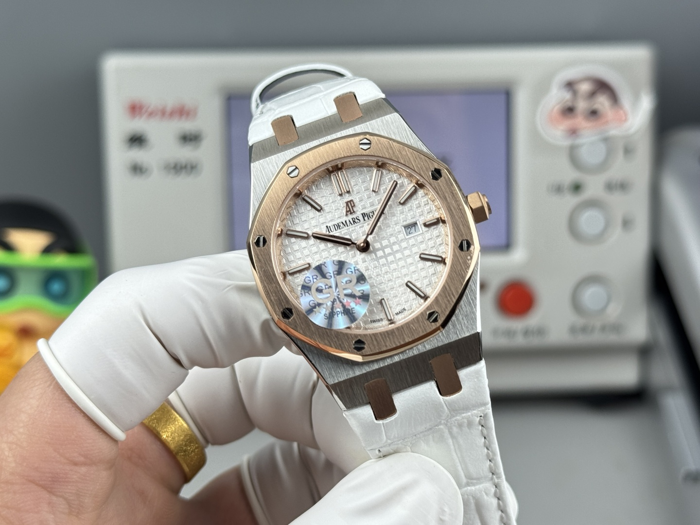 High Quality Replica Detail Shot