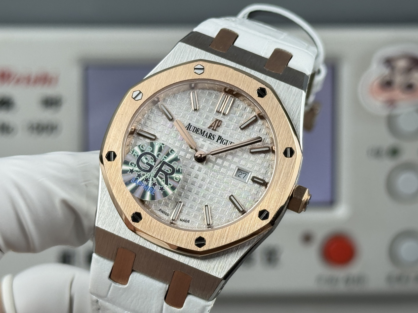 High Quality Replica Detail Shot