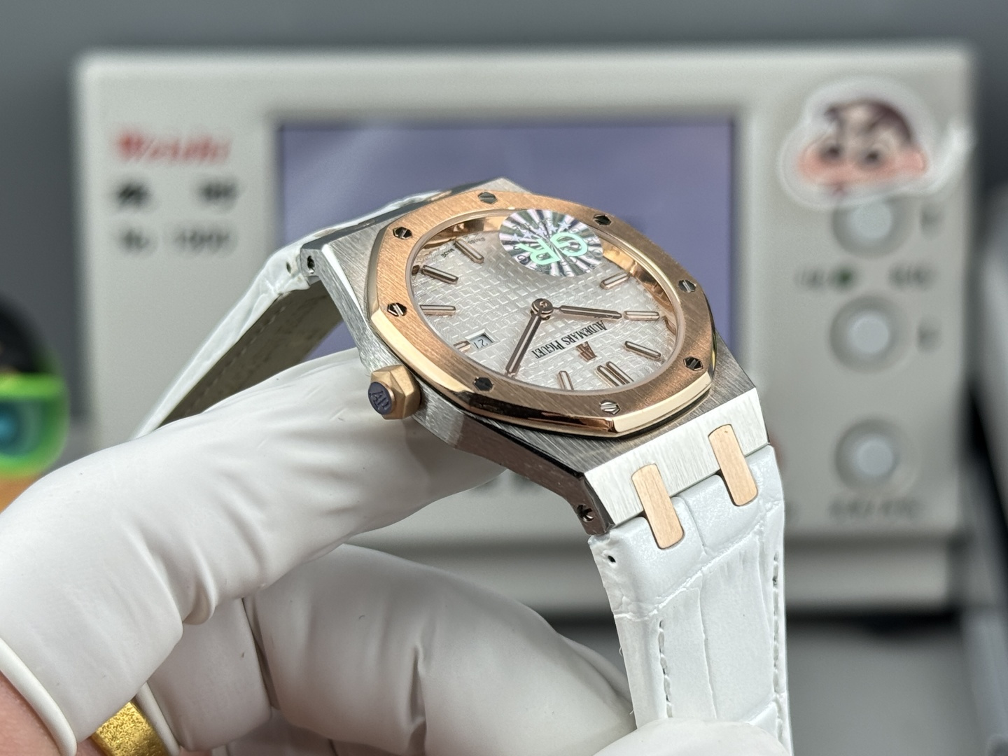 High Quality Replica Detail Shot