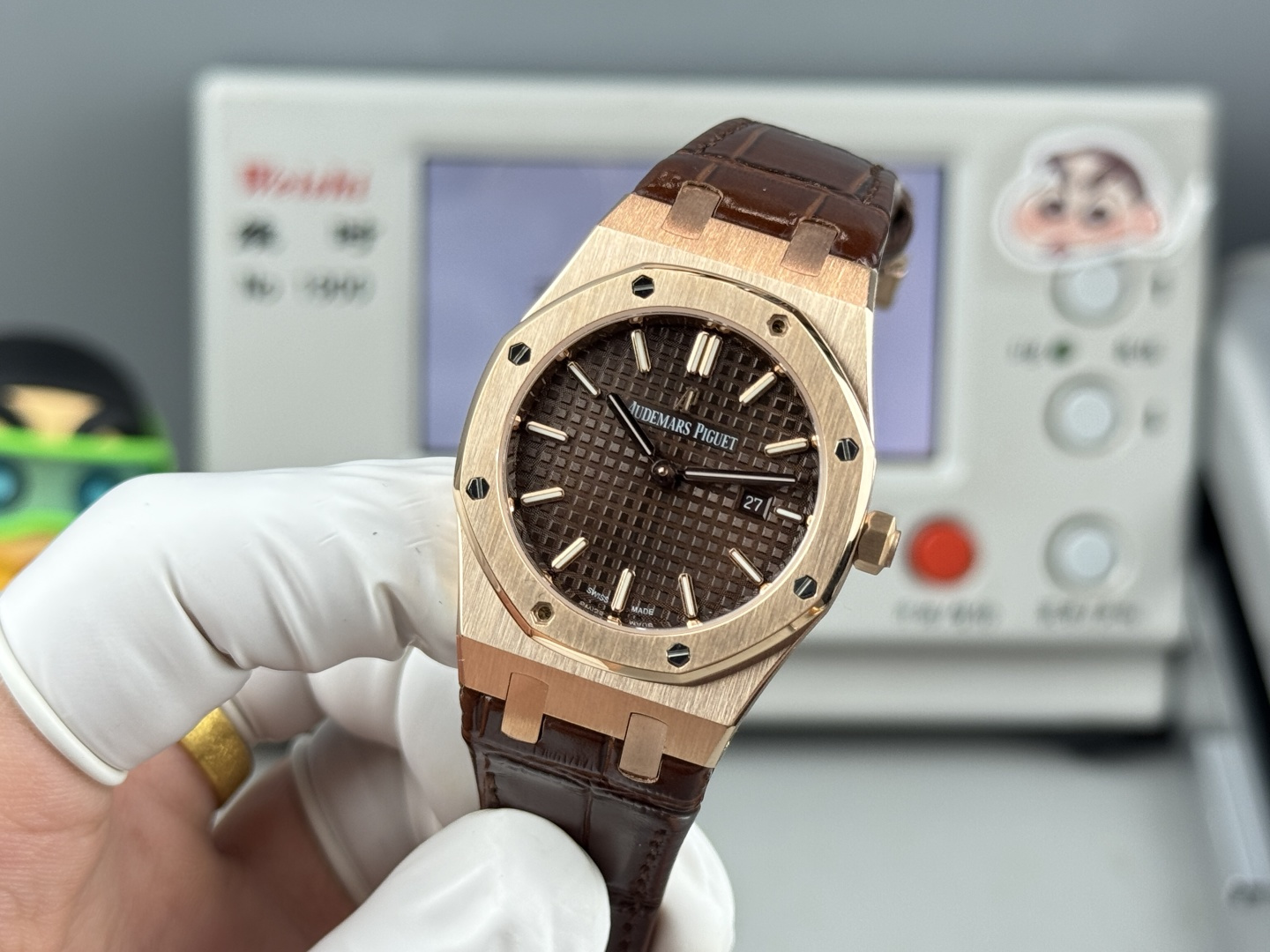 High Quality Replica Detail Shot