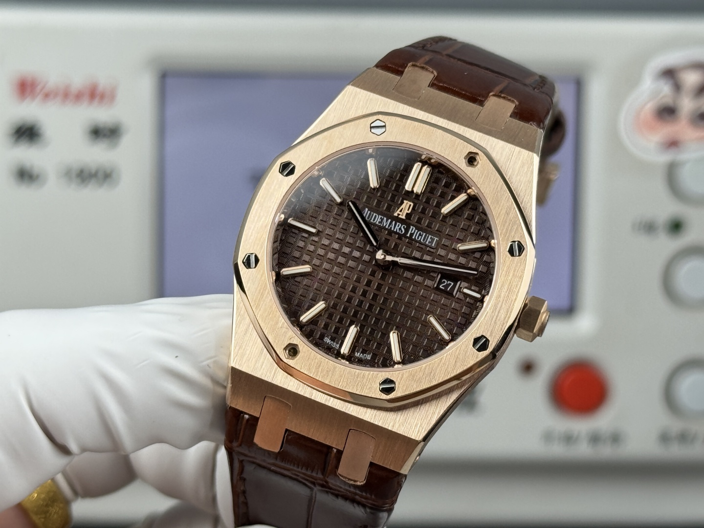 High Quality Replica Detail Shot