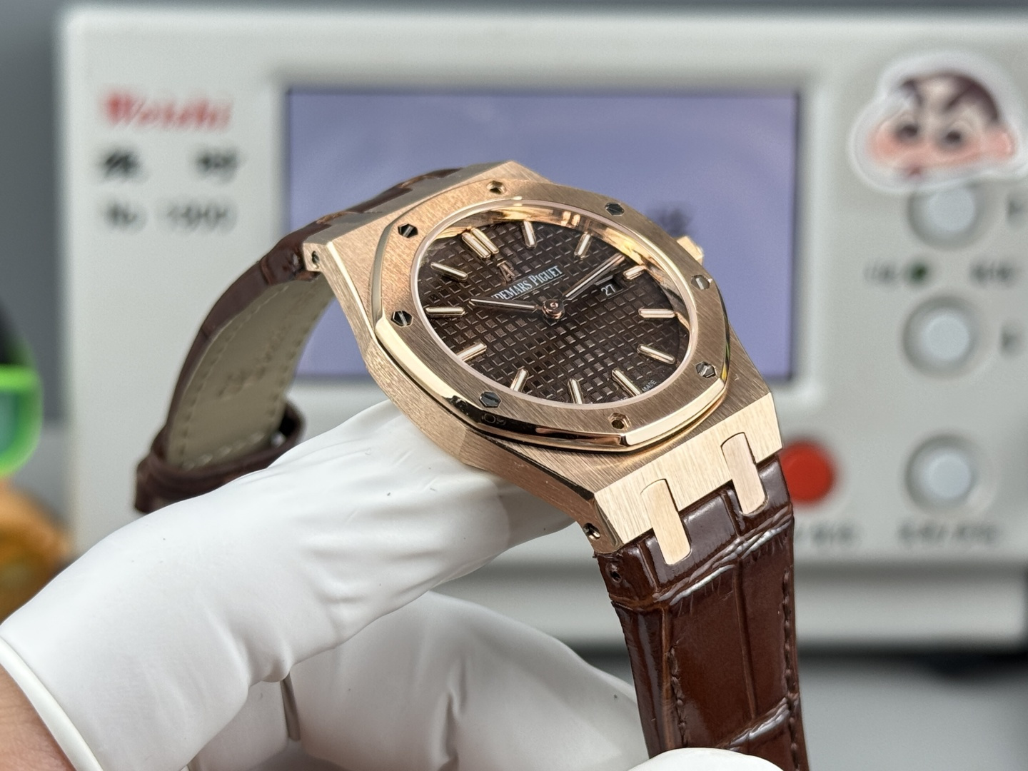 High Quality Replica Detail Shot