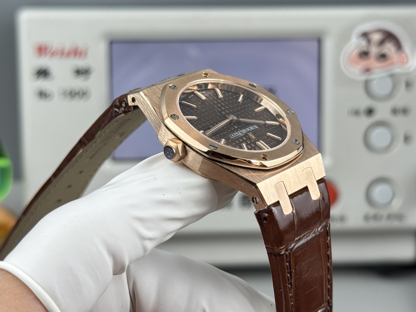 High Quality Replica Detail Shot